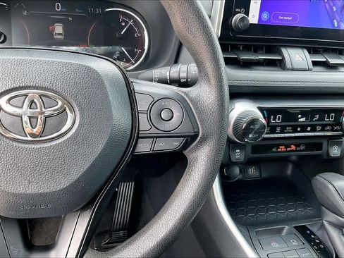 Used 2025 Toyota RAV4 XLE FWD image 47