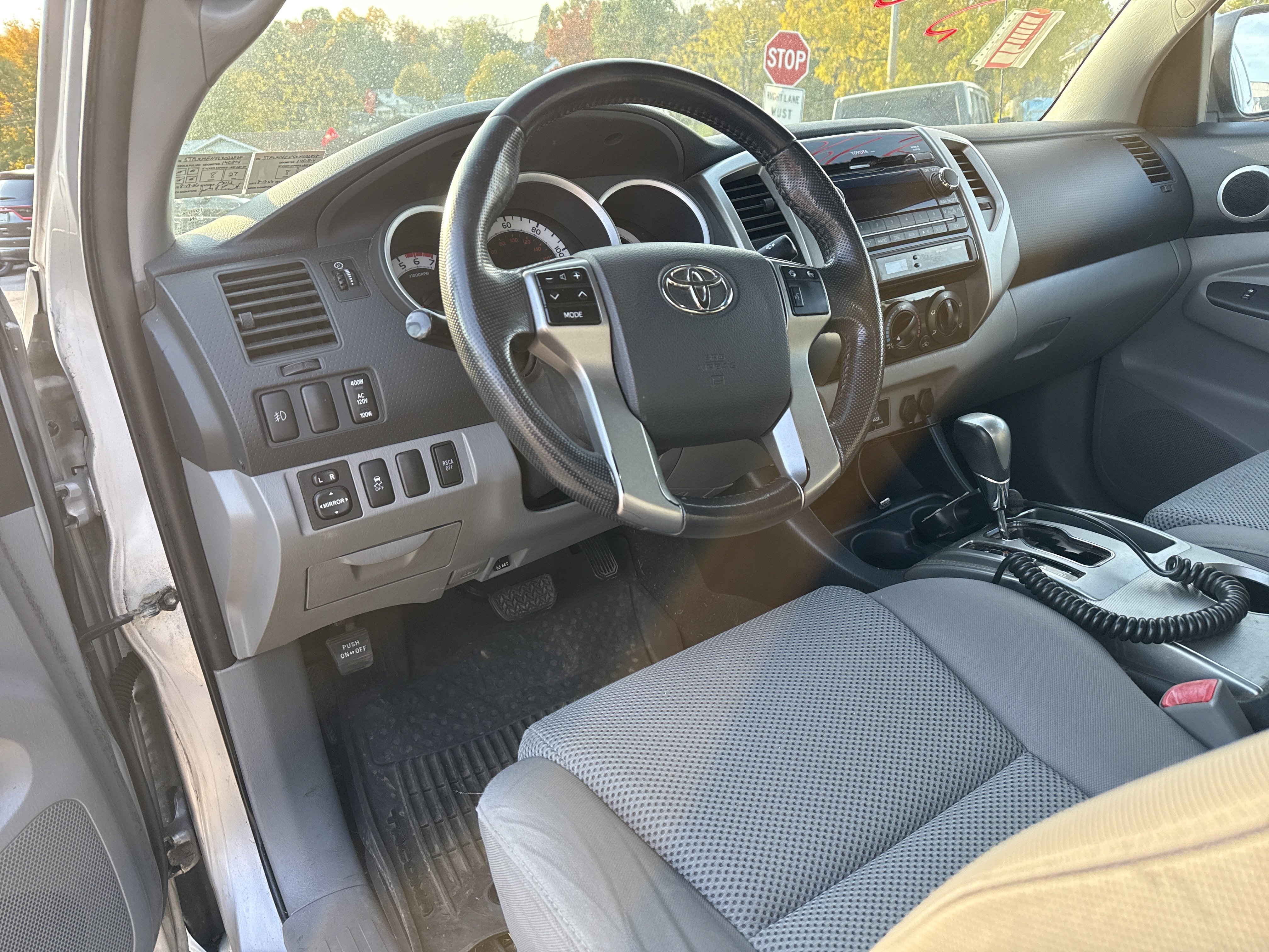 Used 2012 Toyota Tacoma 4x4 Access Cab V6 w/ TRD Sport Pkg image 15