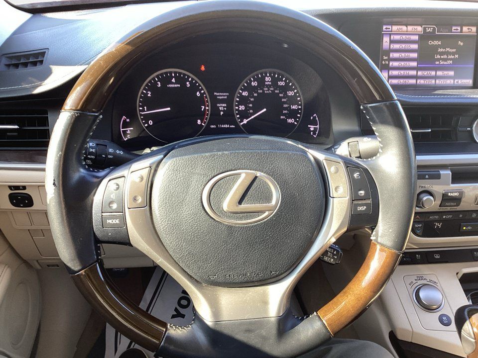 Used 2014 Lexus ES 350 w/ Luxury Package FWD image 13