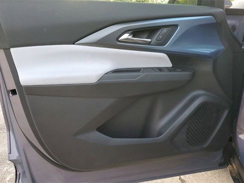 New 2026 Chevrolet Equinox EV LT image 8