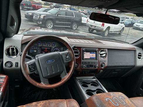 Used 2011 Ford F250 King Ranch w/ King Ranch w/Chrome Pkg image 19
