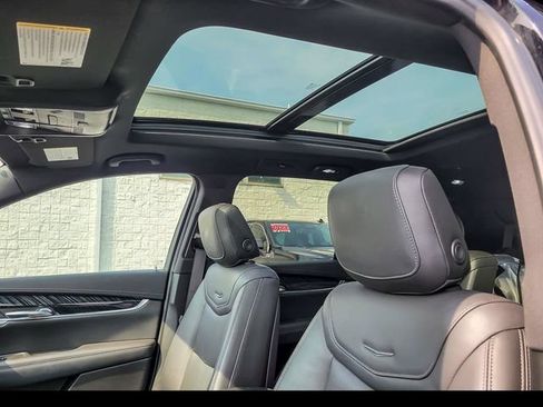 Certified 2023 Cadillac XT6 Premium Luxury w/ LPO, Floor Liner Package AWD/4WD image 12