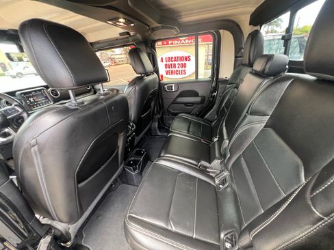 Used 2020 Jeep Gladiator Overland AWD/4WD image 30