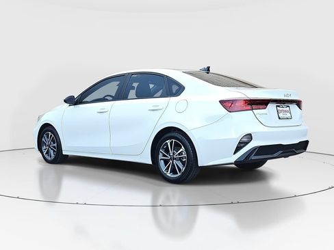 Used 2022 Kia Forte LXS w/ LXS Technology Package FWD image 7