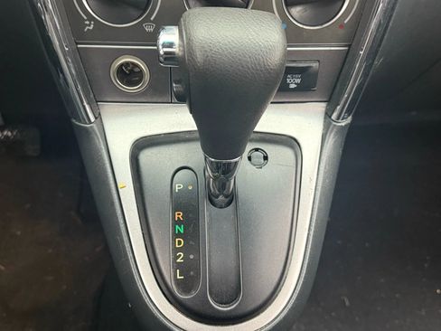 Used 2004 Pontiac Vibe w/ Moon And Tunes Value Package image 25