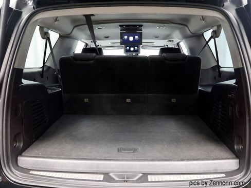 Used 2018 Chevrolet Suburban LT AWD/4WD image 31