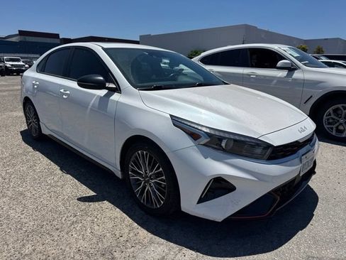 Used 2022 Kia Forte GT-Line w/ GT-Line Premium Package FWD image 3