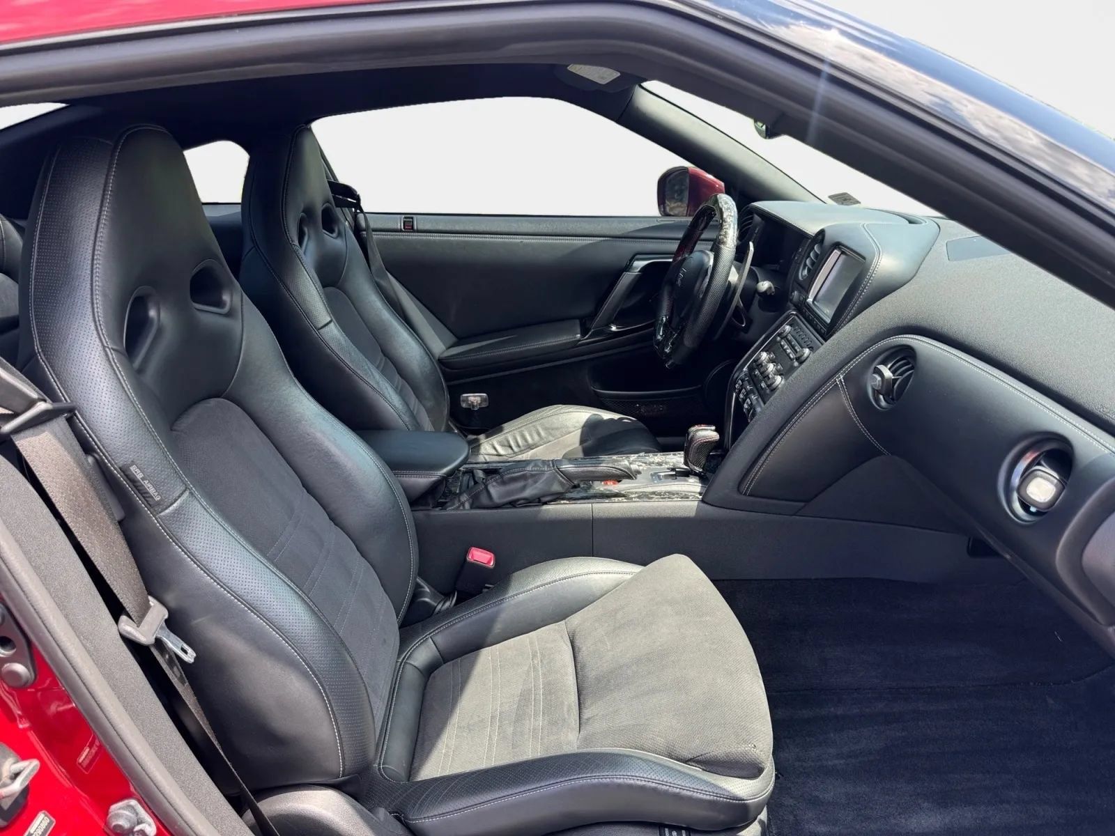 Used 2016 Nissan GT-R Premium AWD/4WD image 10
