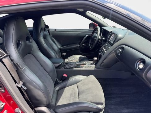Used 2016 Nissan GT-R Premium AWD/4WD image 10