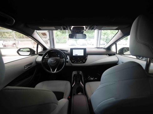 Used 2024 Toyota Corolla SE w/ SE Package FWD image 19