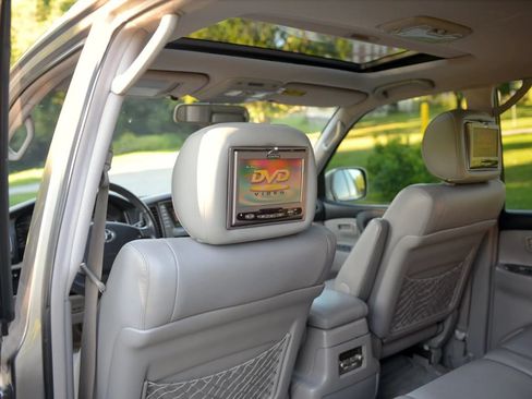 Used 2007 Toyota Land Cruiser AWD/4WD image 59