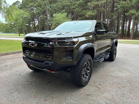 Used 2024 Chevrolet Colorado ZR2 w/ ZR2 Convenience Package III AWD/4WD image 6