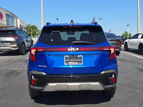 Certified 2025 Kia Seltos S FWD image 4