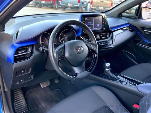 Used 2022 Toyota C-HR XLE image 16