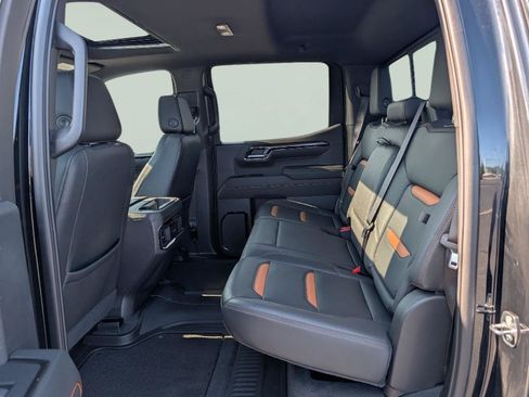 Used 2023 GMC Sierra 1500 AT4 w/ AT4 Premium Package AWD/4WD image 17