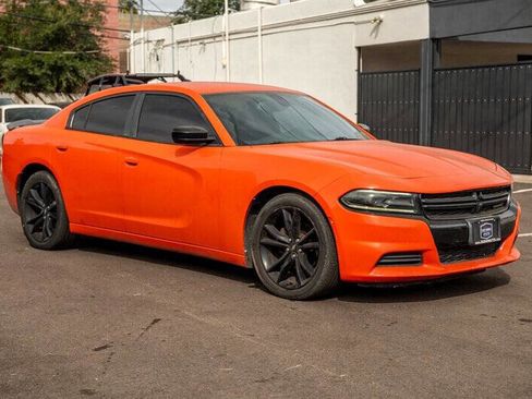 Used 2017 Dodge Charger SE w/ Blacktop Package image 7