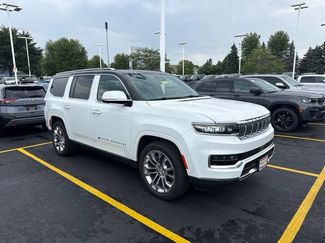 Used 2022 Jeep Grand Wagoneer Series II AWD/4WD video 1