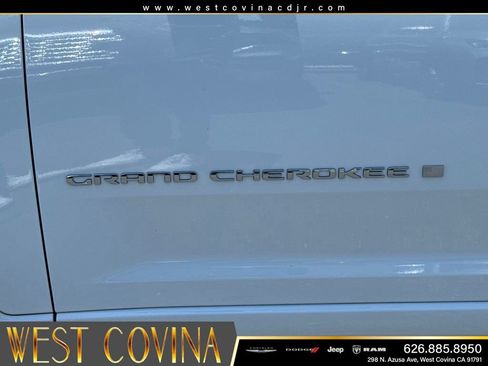 Used 2023 Jeep Grand Cherokee Overland AWD/4WD image 14