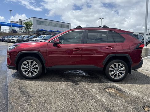 Used 2024 Toyota RAV4 XLE Premium image 6