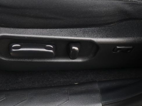 Used 2020 Toyota Tacoma TRD Sport w/ Technology Package AWD/4WD image 20