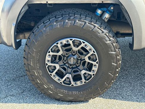 Used 2017 Ford F150 Raptor w/ Equipment Group 802A Luxury AWD/4WD image 17