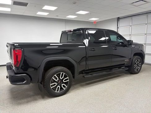 Used 2025 GMC Sierra 1500 AT4 w/ Technology Package AWD/4WD image 10
