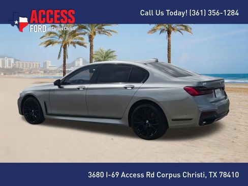 Used 2022 BMW 740i w/ M Sport Package RWD image 6