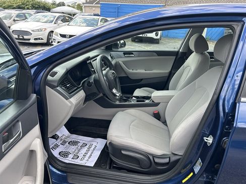 Used 2018 Hyundai Sonata SE w/ Cargo Package FWD image 9