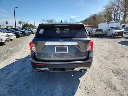 Used 2020 Ford Explorer Platinum w/ Premium Technology Package image 4
