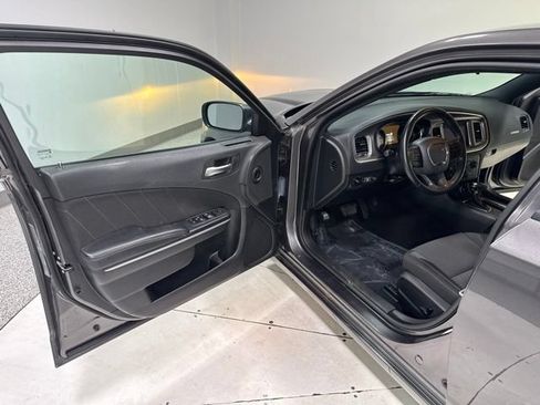Used 2020 Dodge Charger SXT RWD image 7