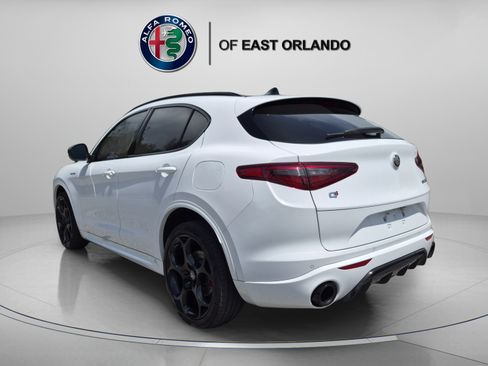 Used 2023 Alfa Romeo Stelvio Veloce AWD/4WD image 5