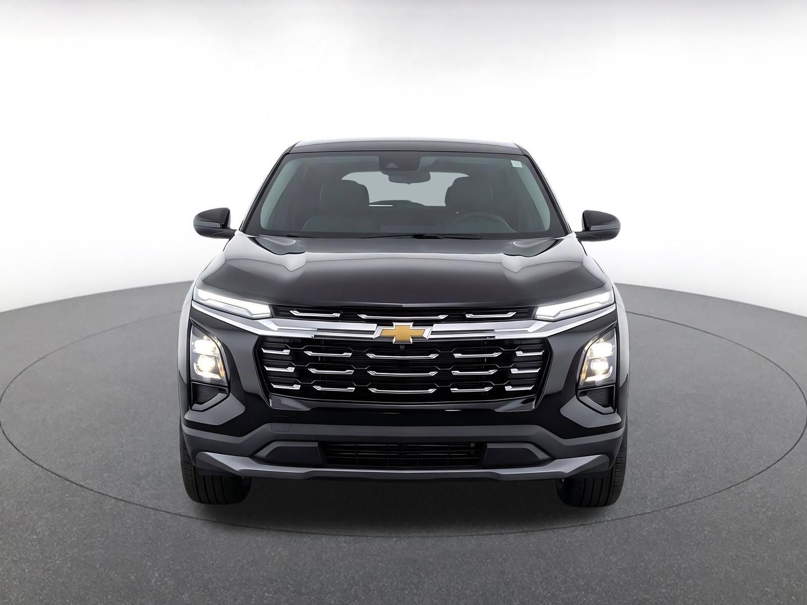 Used 2025 Chevrolet Equinox LT FWD image 2