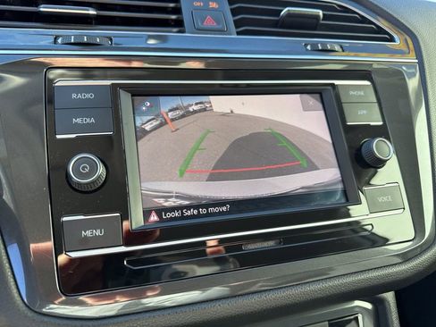 Used 2020 Volkswagen Tiguan S image 18