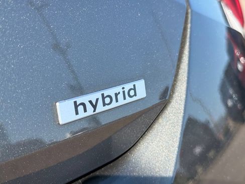 Used 2024 Hyundai Elantra Limited FWD image 11