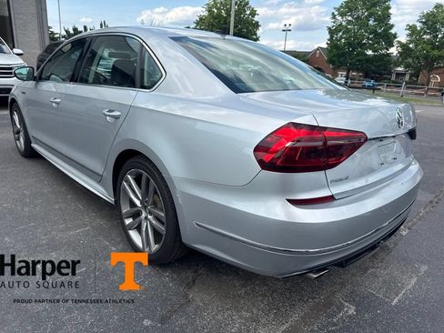 Used 2017 Volkswagen Passat 1.8T R-Line FWD image 3