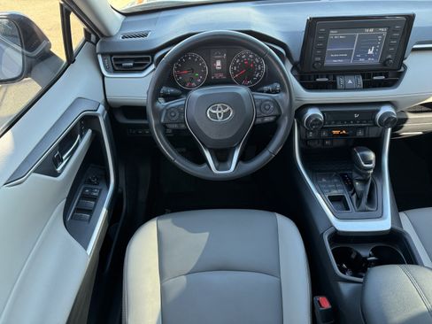 Certified 2019 Toyota RAV4 XLE Premium image 17