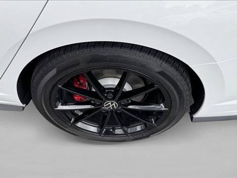 Used 2026 Volkswagen Jetta GLI Autobahn FWD image 9