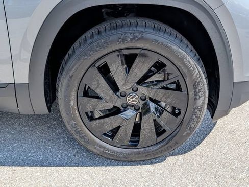 New 2026 Volkswagen Atlas SE FWD image 19