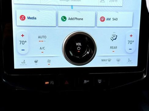 Used 2024 Ford Expedition Limited image 19