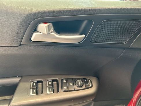 Used 2020 Kia Sportage S w/ S Sunroof Package AWD/4WD image 10