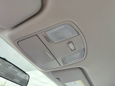 Used 2018 Hyundai Elantra SE image 22