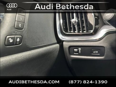 Used 2019 Volvo S60 T5 Momentum w/ Premium Package FWD image 16