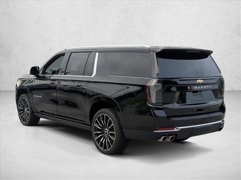 Used 2025 Chevrolet Suburban High Country AWD/4WD image 8