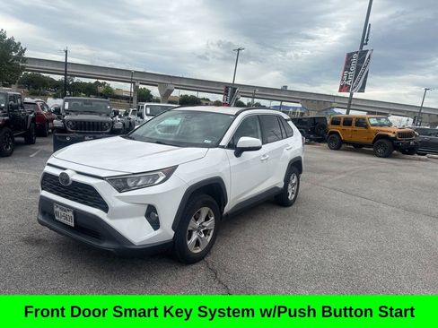 Used 2020 Toyota RAV4 XLE FWD image 3