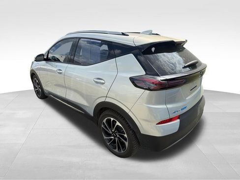 Used 2022 Chevrolet Bolt EUV Premier FWD image 4