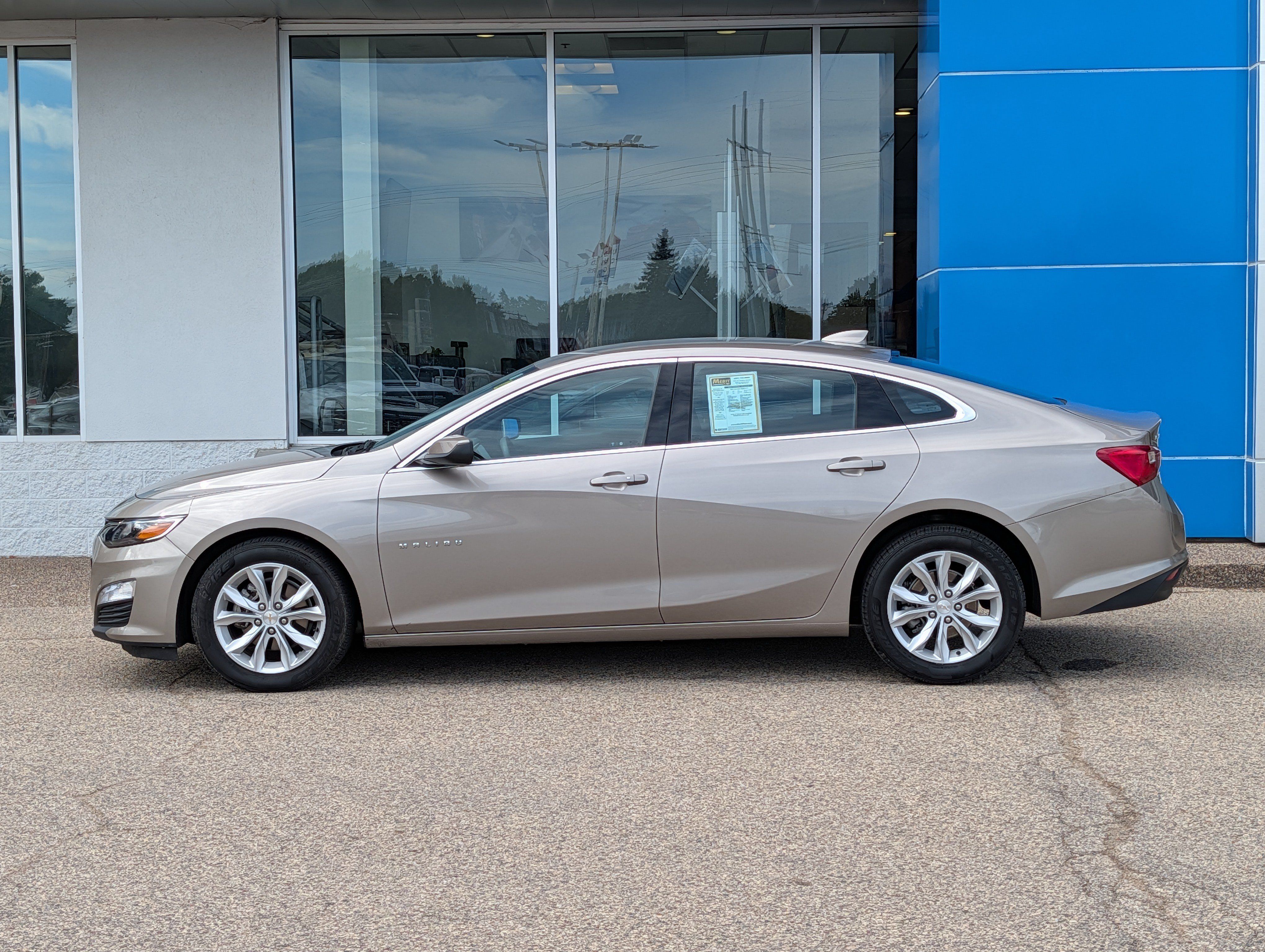 Certified 2025 Chevrolet Malibu LT FWD image 5