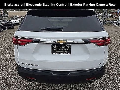 Used 2023 Chevrolet Traverse LT image 8