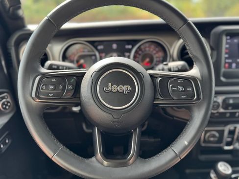 Used 2018 Jeep Wrangler Unlimited Sport S AWD/4WD image 16