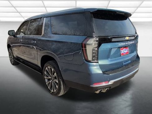 New 2026 Chevrolet Suburban High Country image 2