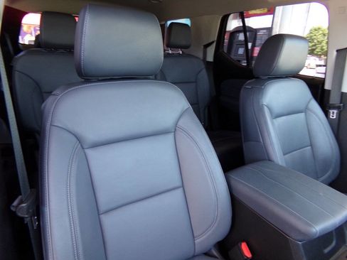 Used 2018 Chevrolet Traverse LT image 20